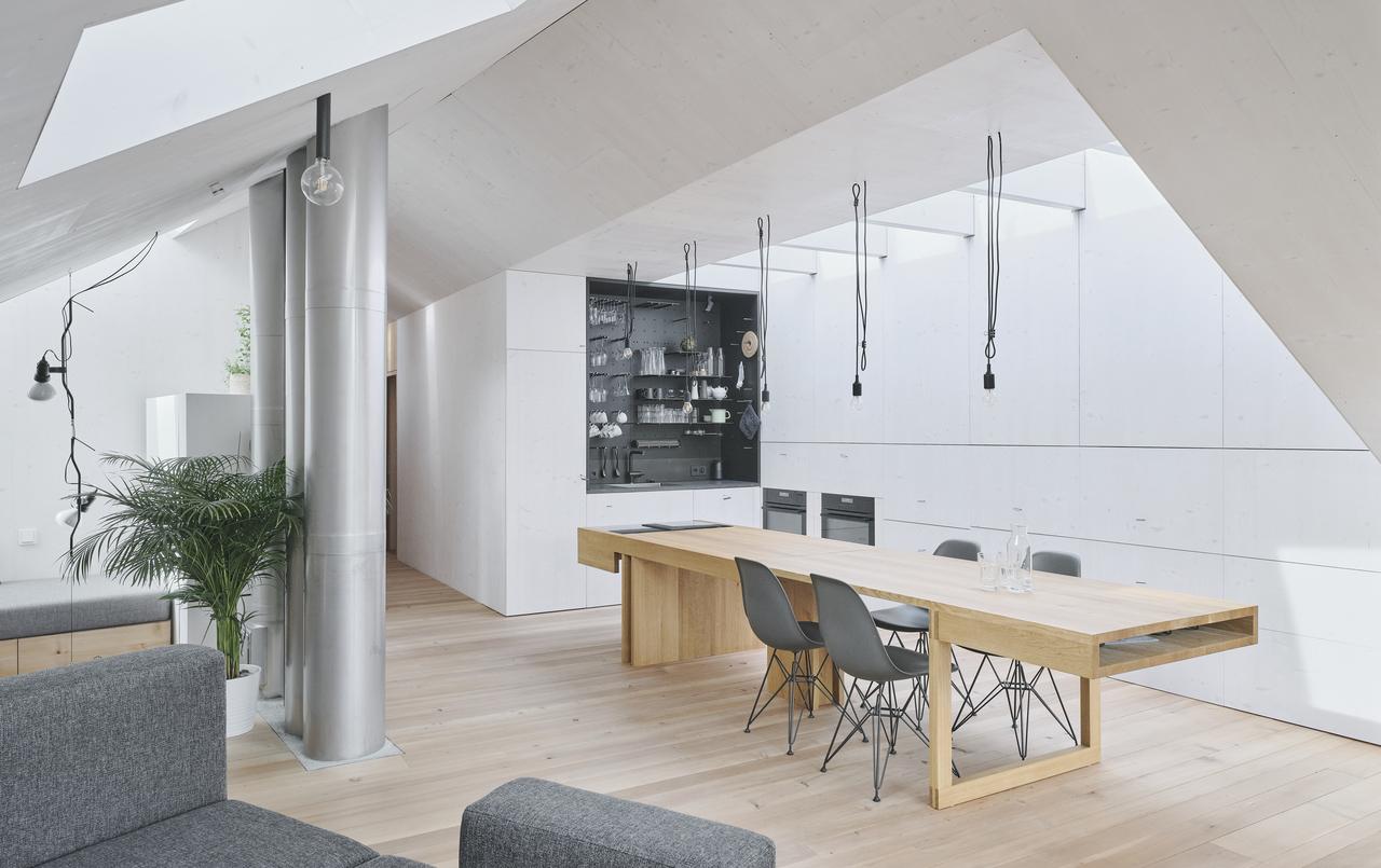 Дизайн интерьера кухни и столовой на мансардном этаже: фото #0078 Кухня на мансардном этаже: преимущества и недостатки
